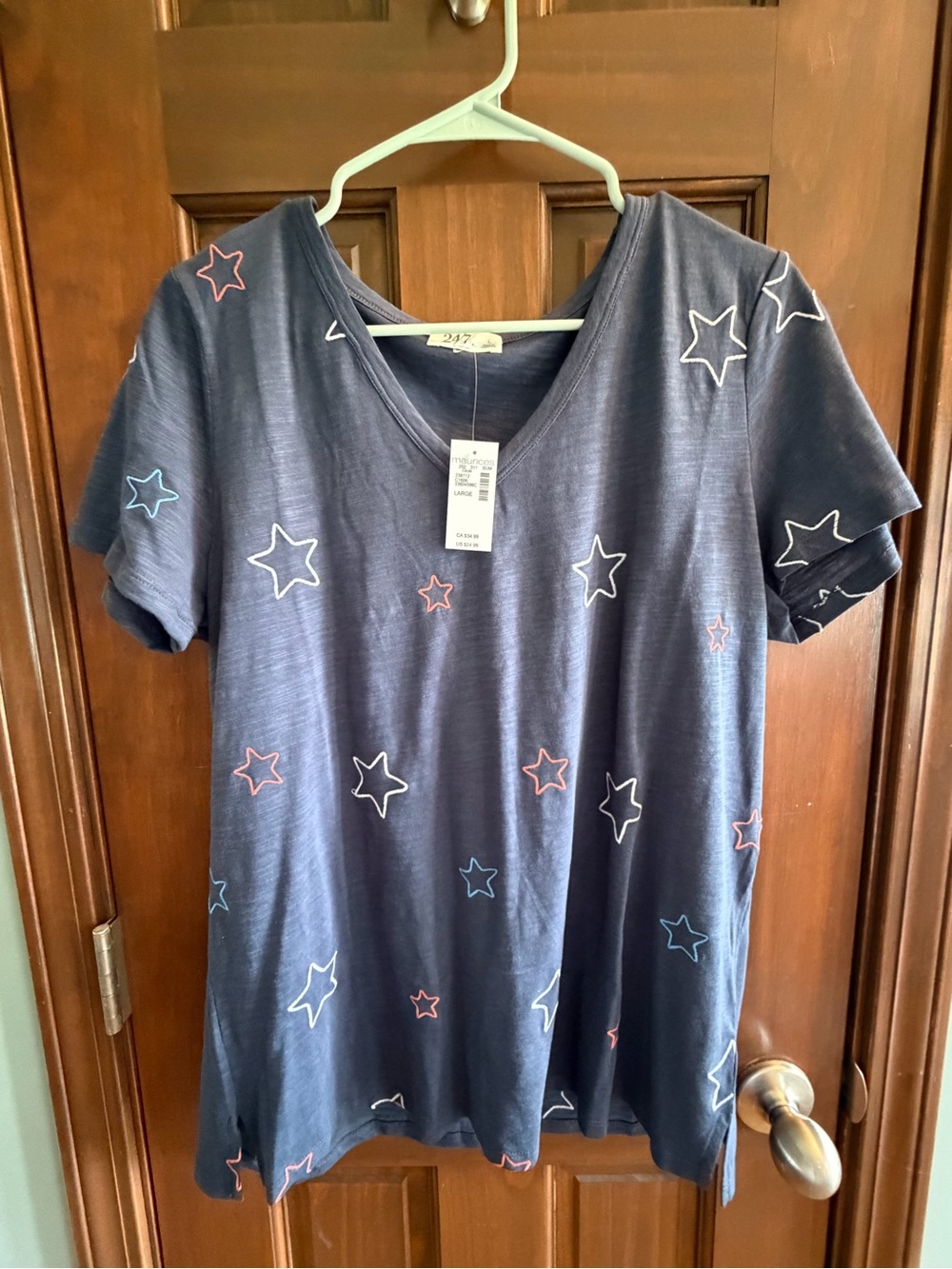 Maurices navy V-neck tee with coral star detail